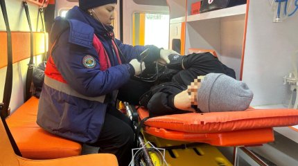 Один человек пострадал и десятки эвакуированы при пожаре в Уральске