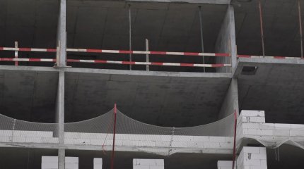 Атырауда жұмысқа кіргеніне 10-ақ күн болған құрылысшы бесінші қабаттан құлап, мерт болды