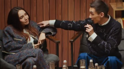 Отбасын екінші орынға қойып жүре береді: Дархан Жолшыбековтің әйелі үйіндегі кикілжіңнің себебін айтты