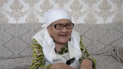 Түркістанда ғасыр жасаған әжей TikTok жұлдызына айналды