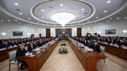 "Үкімет қаншалықты қиын болса да, жаппай үнемдеуге көшіп, бюджет қаржысын тек қана аса өзекті мәселелерді шешуге жұмсауы керек", - Президент