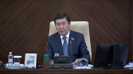 «Алға қойылған мақсат-міндеттерді іске асыру үшін әр депутат, әр фракция жұмыла жұмыс істеуі қажет», - Е. Қошанов