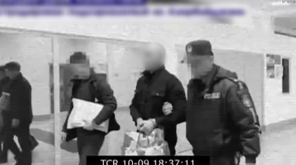 Крупного табачного контрабандиста приговорили к тюремному сроку в Актау