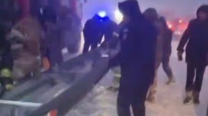 Массовое ДТП в Акмолинской области: МЧС демонтируют разделительное ограждение на трассе