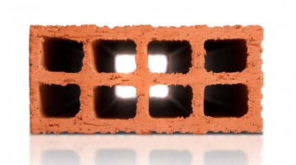 На мужчину упал кирпич в Уральске: виновнику грозит до 6 лет лишения свободы