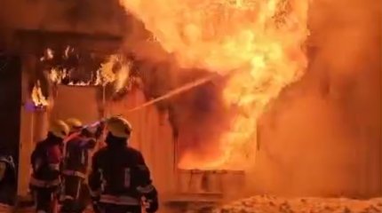 Пожар на стройплощадке вспыхнул в Астане