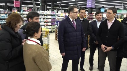 "Дүкен сөрелерінің кемінде 50%-ы отандық өнімдермен, ал 20%-ы тұрмыстық тауарлармен толтырылуы тиіс",-министр