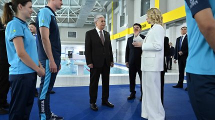 Мемлекет басшысы QazSwimAcademy спорт орталығының жұмысымен танысты