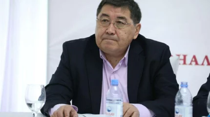 Депутат Ермұрат Бәпи Алматы-Пхукет рейсінде ауырып қалды