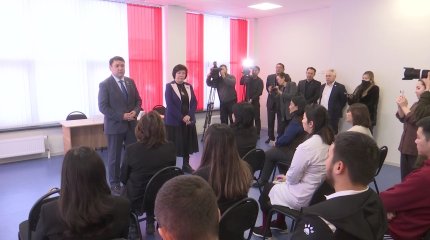 Мәжіліс депутаттары өңірлерді аралап, проблемалық мәселелермен танысты