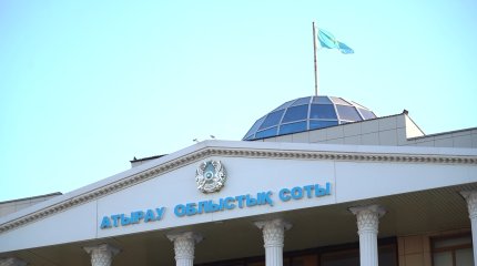 Атырауда «Теңізшевроил» компаниясының мердігер мекемесі қызметкерлері заңсыз  жұмыстан қуылғанына шағымданып, сотқа жүгінді