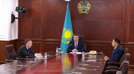 Олжас Бектенов Әділет министрін таныстырды