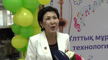 Мемлекет басшысының қолынан марапатталған ұстаздардың қуанышында шек жоқ