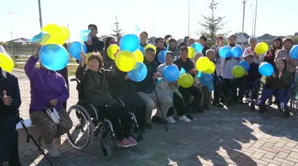 Новые машины переданы центру реабилитации для людей с инвалидностью «Акжайык» в Уральске