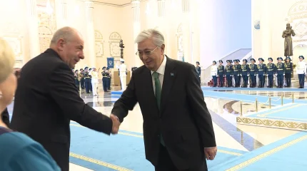 В Акорде состоялась торжественная церемония встречи Президента Венгрии, прибывшего в РК с официальным визитом
