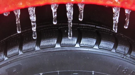 Вечерние осадки и гололёд: водителей просят быть осторожнее на дорогах