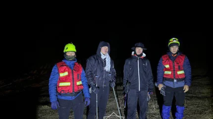 Парней с палочками для скандинавской ходьбы спасли с пика Сатпаева