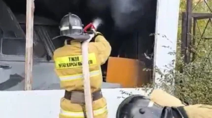 Пожар на территории поликлиники потушили в Степногорске