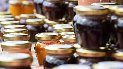Мёд, рыбу, мясо и овощи везут фермеры из ВКО и Карагандинской области в Астану на ярмарку
