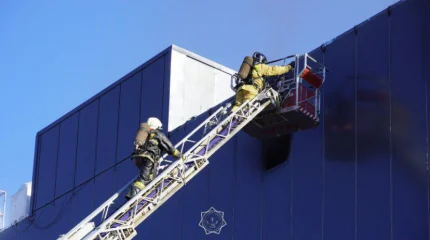 Строящийся ТРЦ загорелся в Кокшетау