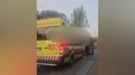 Машина скорой помощи сбила подростка в Алматы