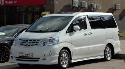 Запретить в Казахстане Toyota Alphard предлагает депутат мажилиса Ерлан Саиров