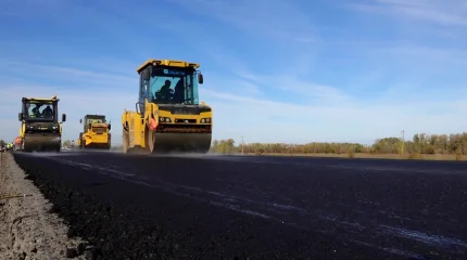 В Западно-Казахстанской области испытали первый дорожный каток с искусственным интеллектом