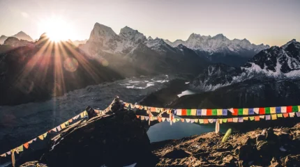 Спасательную операцию завершили на Эвересте