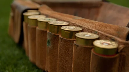 На севере Казахстана пенсионер принес в полицию 150 патронов, найденных в гараже