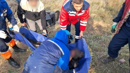 ТЖМ құтқарушылары ер адамды үйінді астынан шығарды