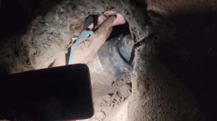 Рабочего засыпало землёй на предприятии в Аксу