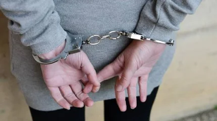 Атырауда 10 миллион теңге бопсалаған журналист әйел ұсталды