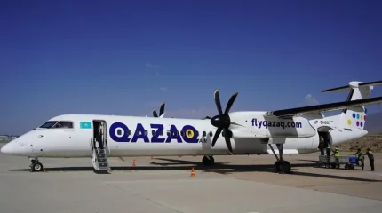 В Костанае у самолета Qazaq Air загорелось шасси во время взлета