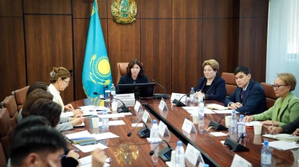 Министр азаматтық қоғам өкілдерімен кездесуде ашық диалогты қолдайтынын айтты