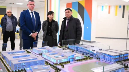 WADA президенті Ұлттық спорт университетінің құрылысымен танысты