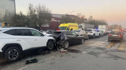 Массовое ДТП в Семее: 2 человека доставили в больницу