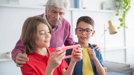 Опасная игра: как интернет-мошенники обманывают детей через онлайн-платформы