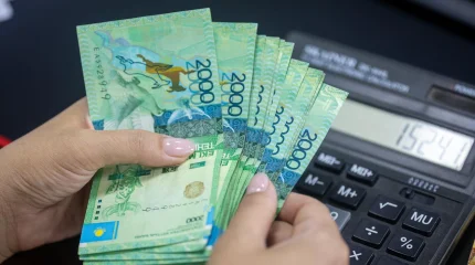 Кто может уйти с вредного производства и получать выплаты до пенсии