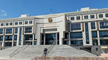 Переведённую на семь языков книгу Абая презентовали в Астане