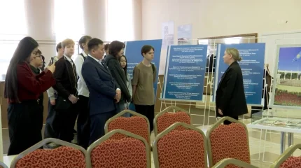 Студенты колледжа цветной металлургии посетили выставку ко Дню Республики