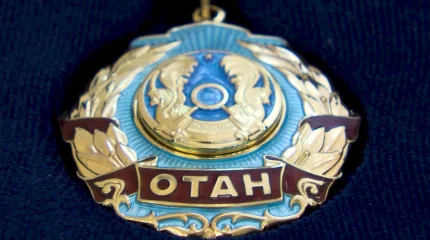 Президент наградил ряд казахстанцев в честь Дня Республики