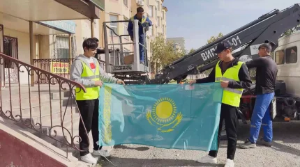 В Таразе провели акцию «Менің елім - менің туым»