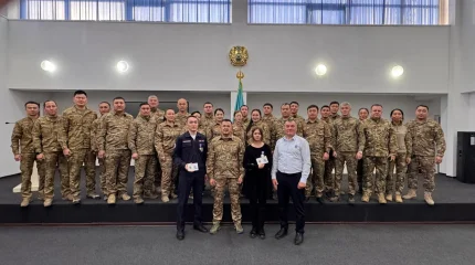 Троих сельчан наградили за спасение детей в Акмолинской области