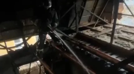 Пожар в Астане: МЧС не допустило взрыва газа в жилом секторе