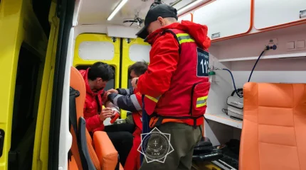 ТЖМ қызметкерлері тауда ер адамды құтқарды