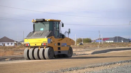 Атырауда «AMANAT» фракциясының мүшелері құрылысы уақытында бітпей тұрған автокөлік жолдарына мониторинг жүргізді