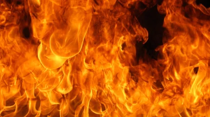 ТЖМ қызметкерлері көпқабатты үйден тұрғындарды эвакуациялады