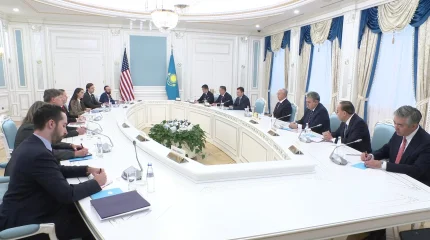 К. Токаев встретился со Спецпредставителем Президента США по Южной и Центральной Азии и первым заместителем Госсекретаря США Кристофером Ландау