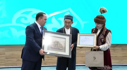 Қытайлық қандас ерлі-зайыпты Атажұртқа ат мініп келді