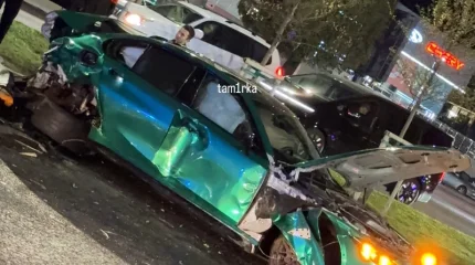 Алматыда 6 көлік соқтығысып, 5 адам зардап шекті